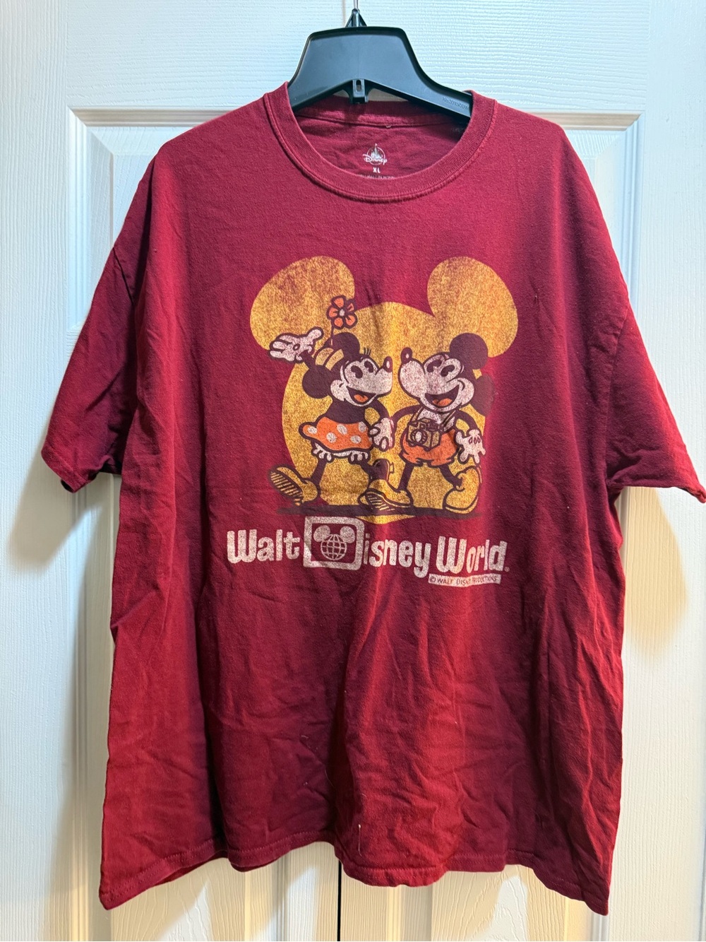 XL vintage design Disney Kids' Mickey & Minnie Graphic Tee - Burgundy